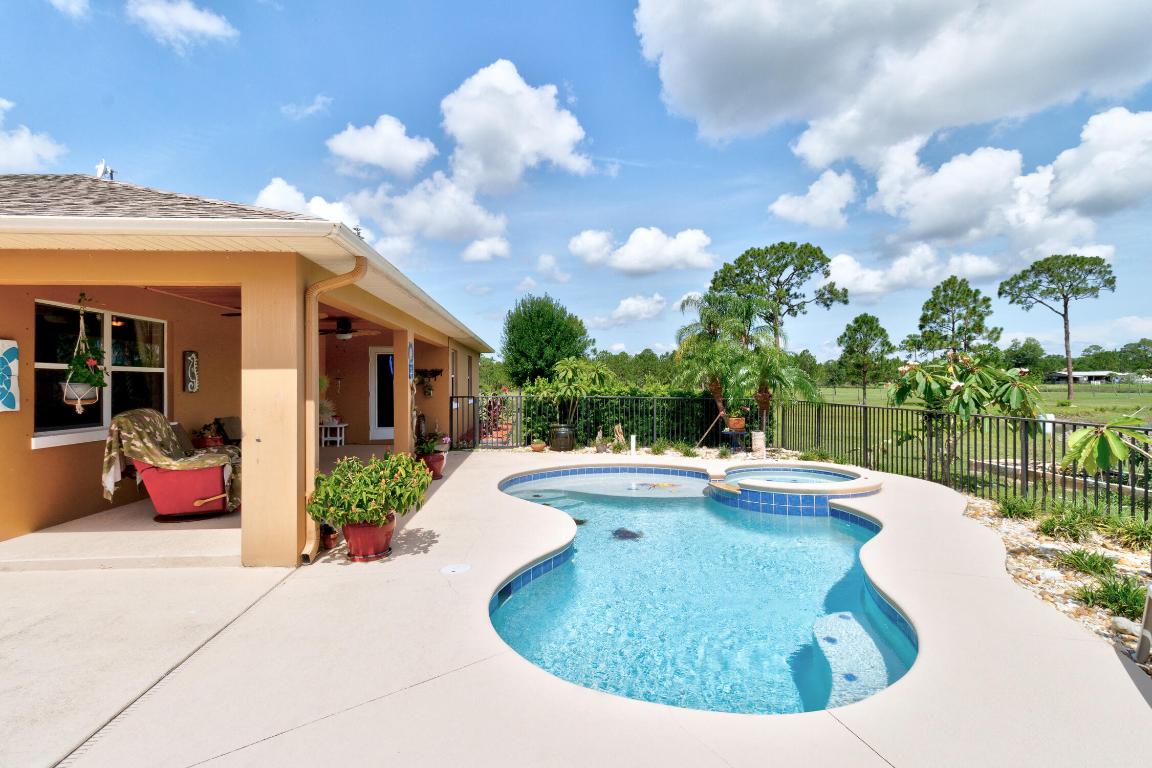 FELLSMERE FARMS CO S/D OF UNSURVEYED TWP 31 RNG 37 - Residential