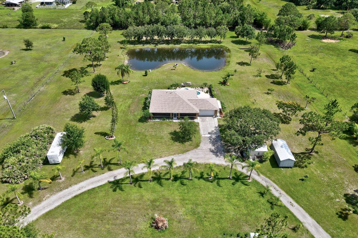 FELLSMERE FARMS CO S/D OF UNSURVEYED TWP 31 RNG 37 - Residential