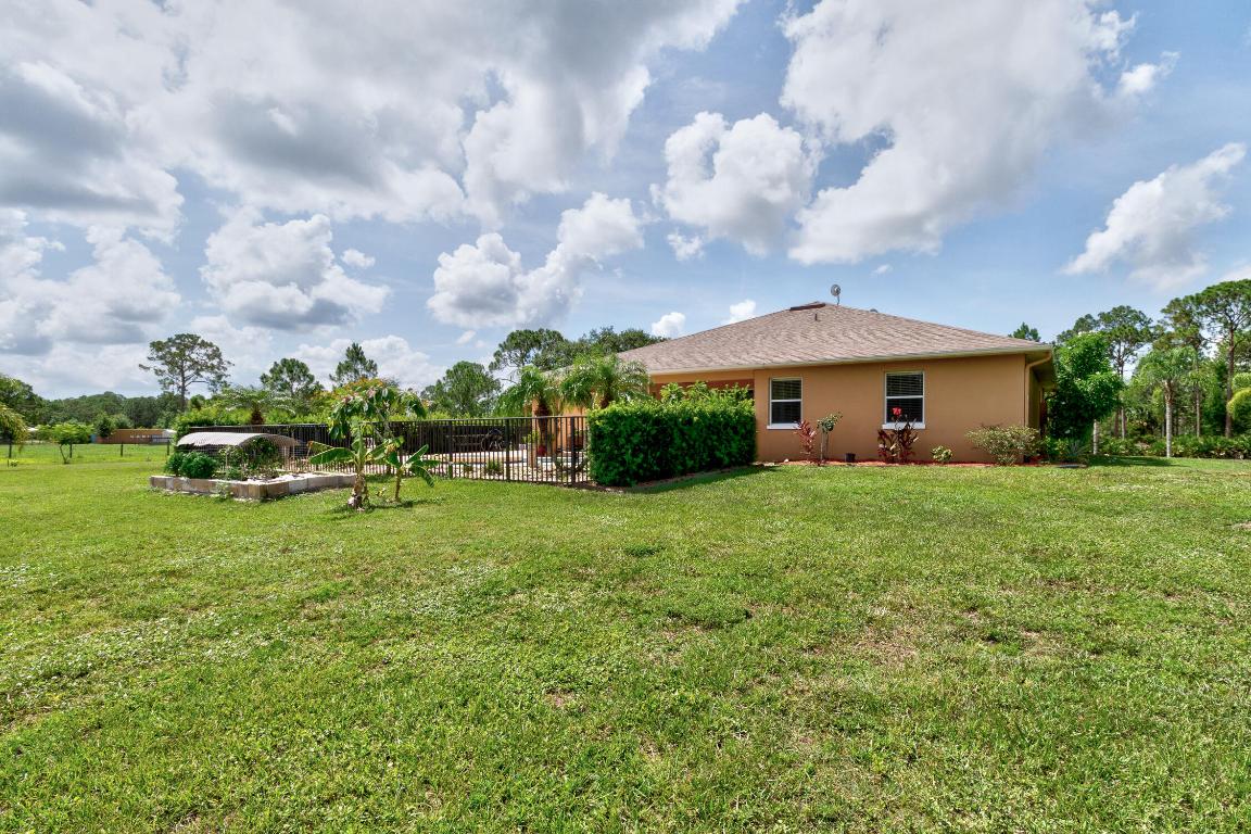 FELLSMERE FARMS CO S/D OF UNSURVEYED TWP 31 RNG 37 - Residential