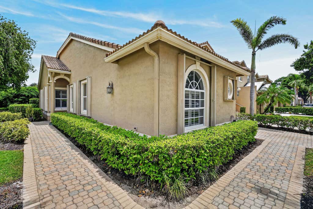 Photo of 7007 Torrey Pines Circle, Port Saint Lucie, FL 34986 (MLS # B26060449)