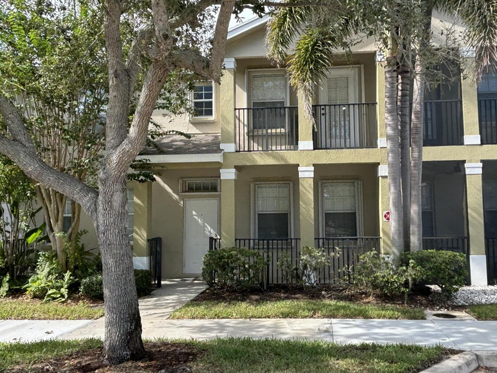 Photo of 2089 SE Glen Ridge Drive, Port Saint Lucie, FL 34952 (MLS # B26069939)