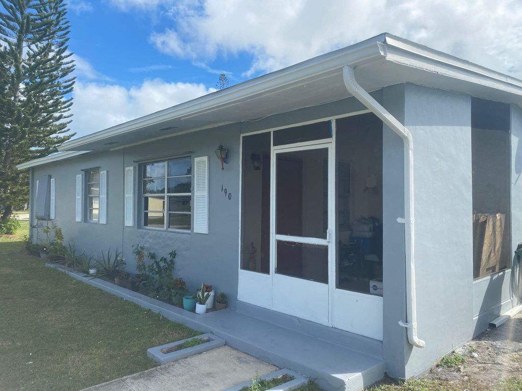 Photo of 190 SE Bonita Court, Port St Lucie, FL 34983 (MLS # R10867529)