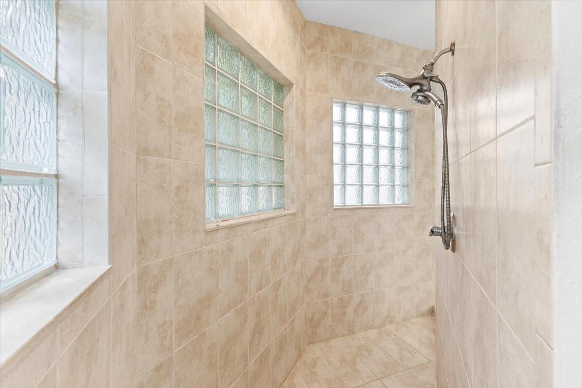 Da Silva 150-32 B - Residential Lease