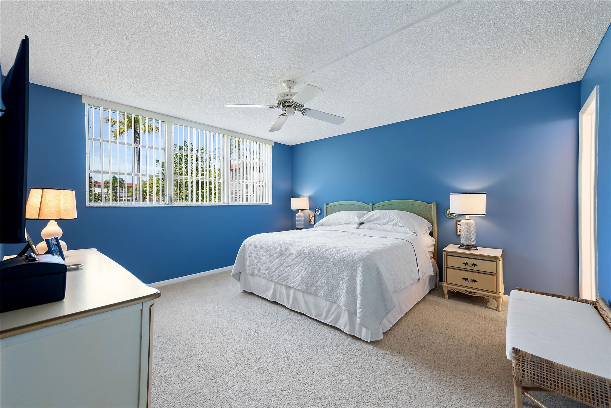 HOLLYBROOK GOLF AND - Residential