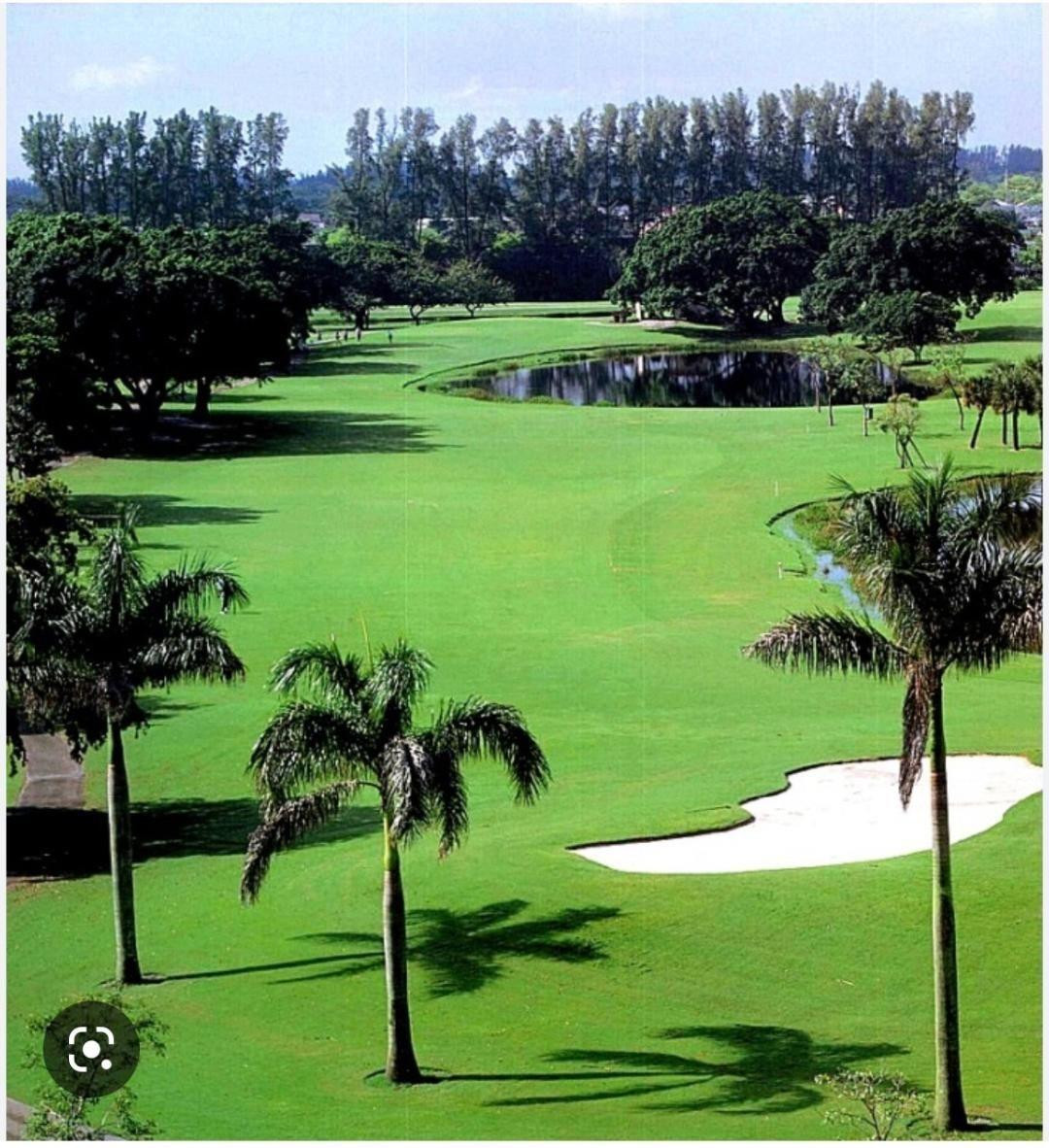HOLLYBROOK GOLF AND - Residential