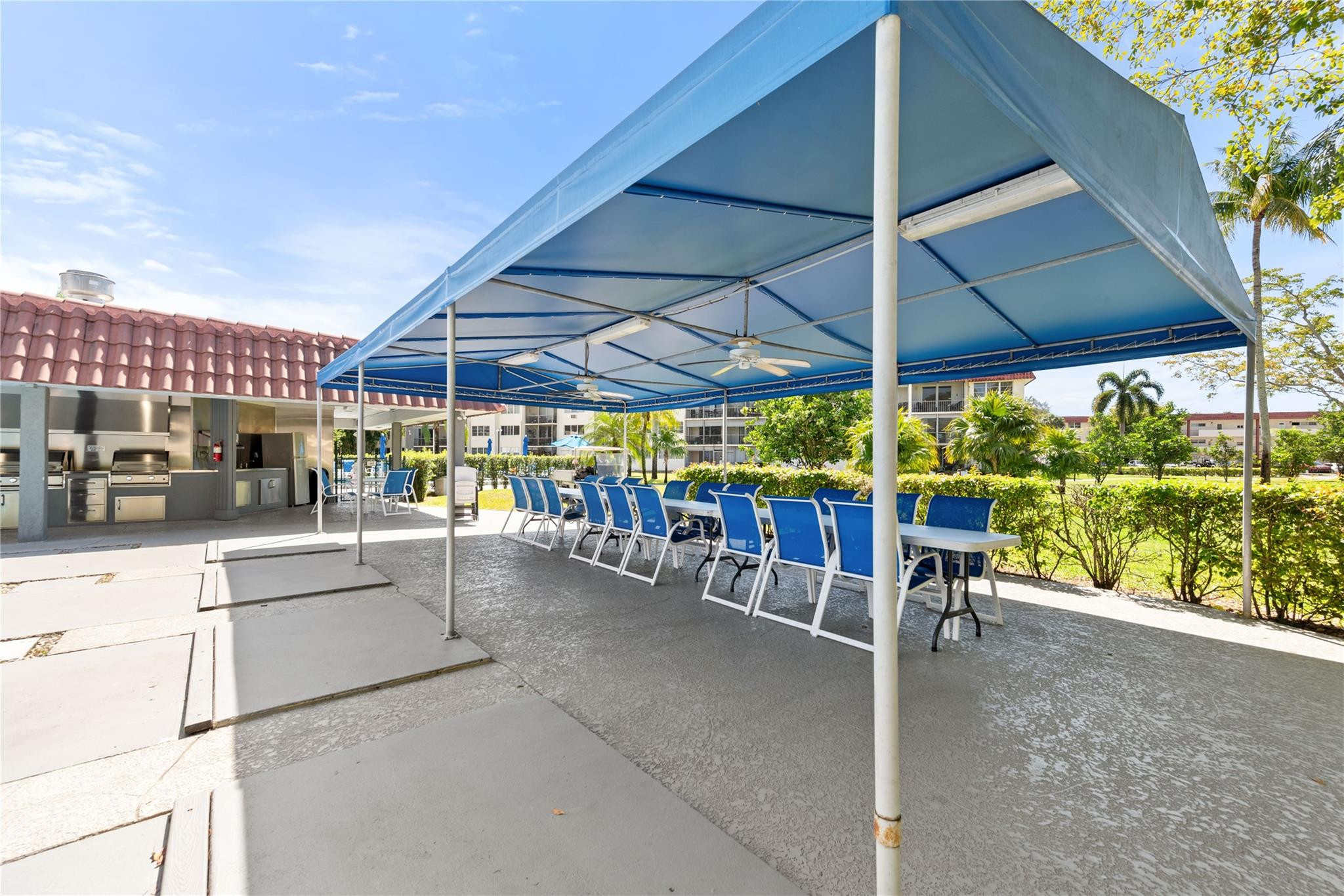 HOLLYBROOK GOLF AND - Residential