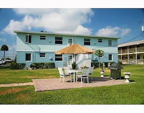 737 Hummingbird Way 14 North Palm Beach FL 33408