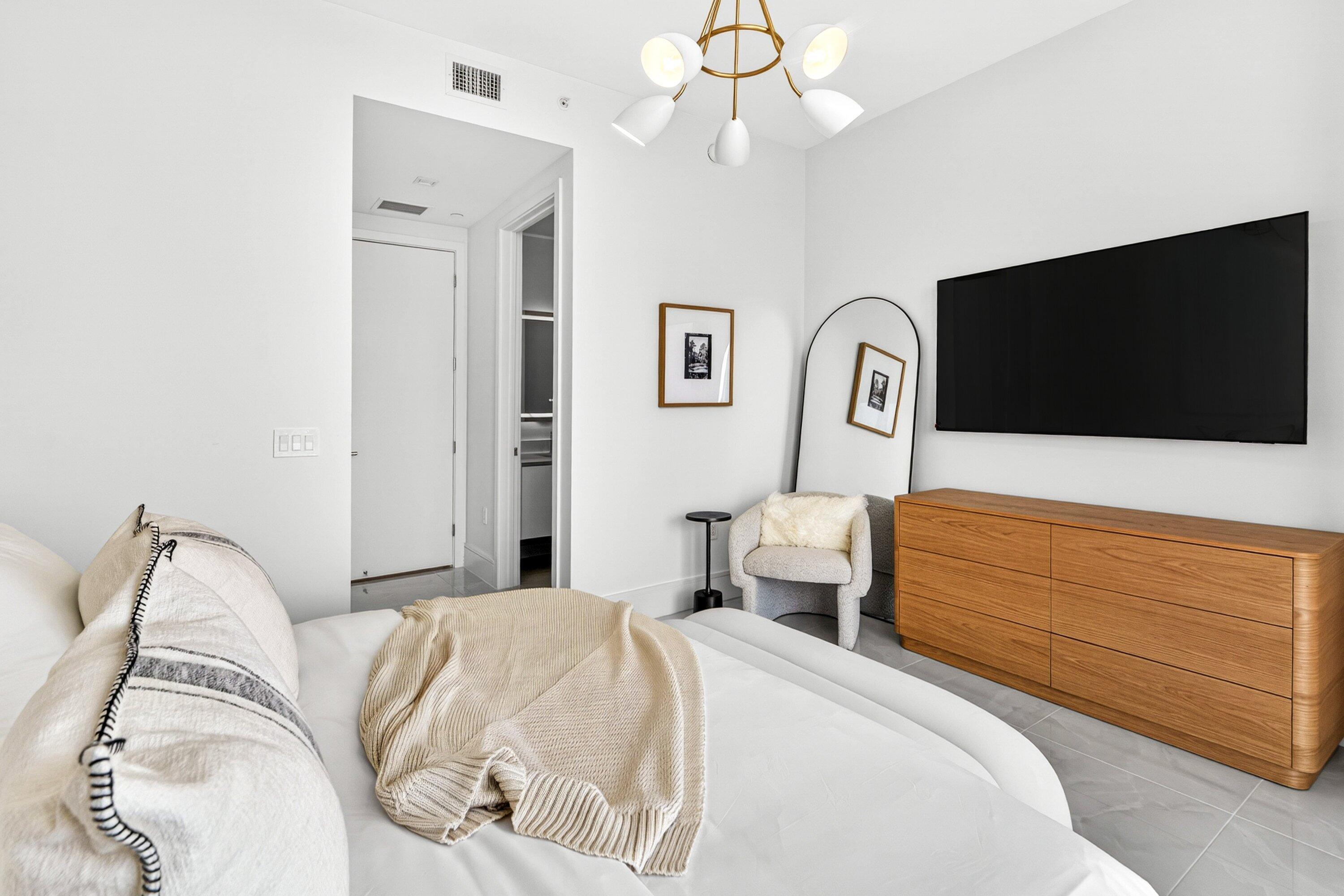 NAUTILUS 220 CONDO - Residential