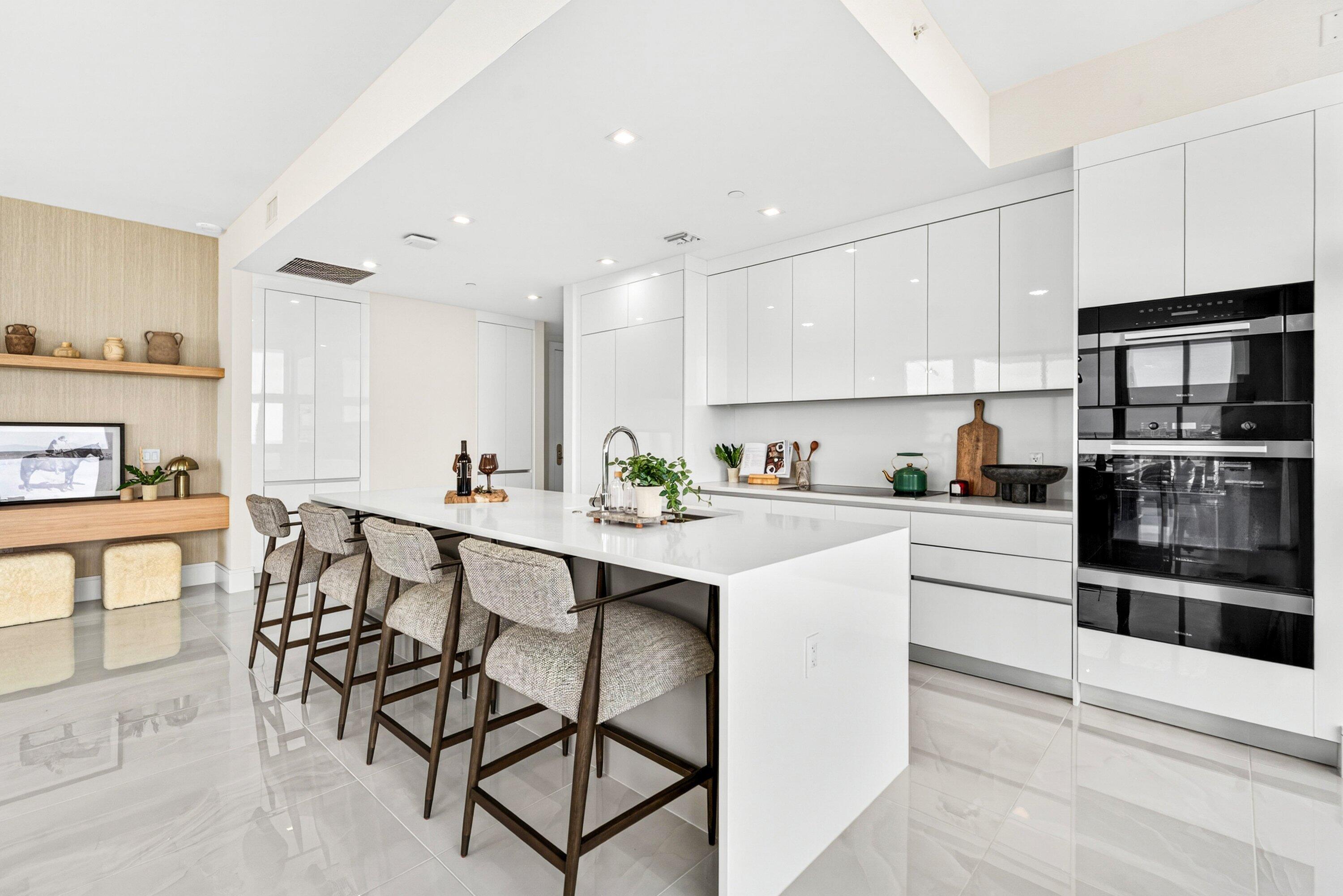 NAUTILUS 220 CONDO - Residential