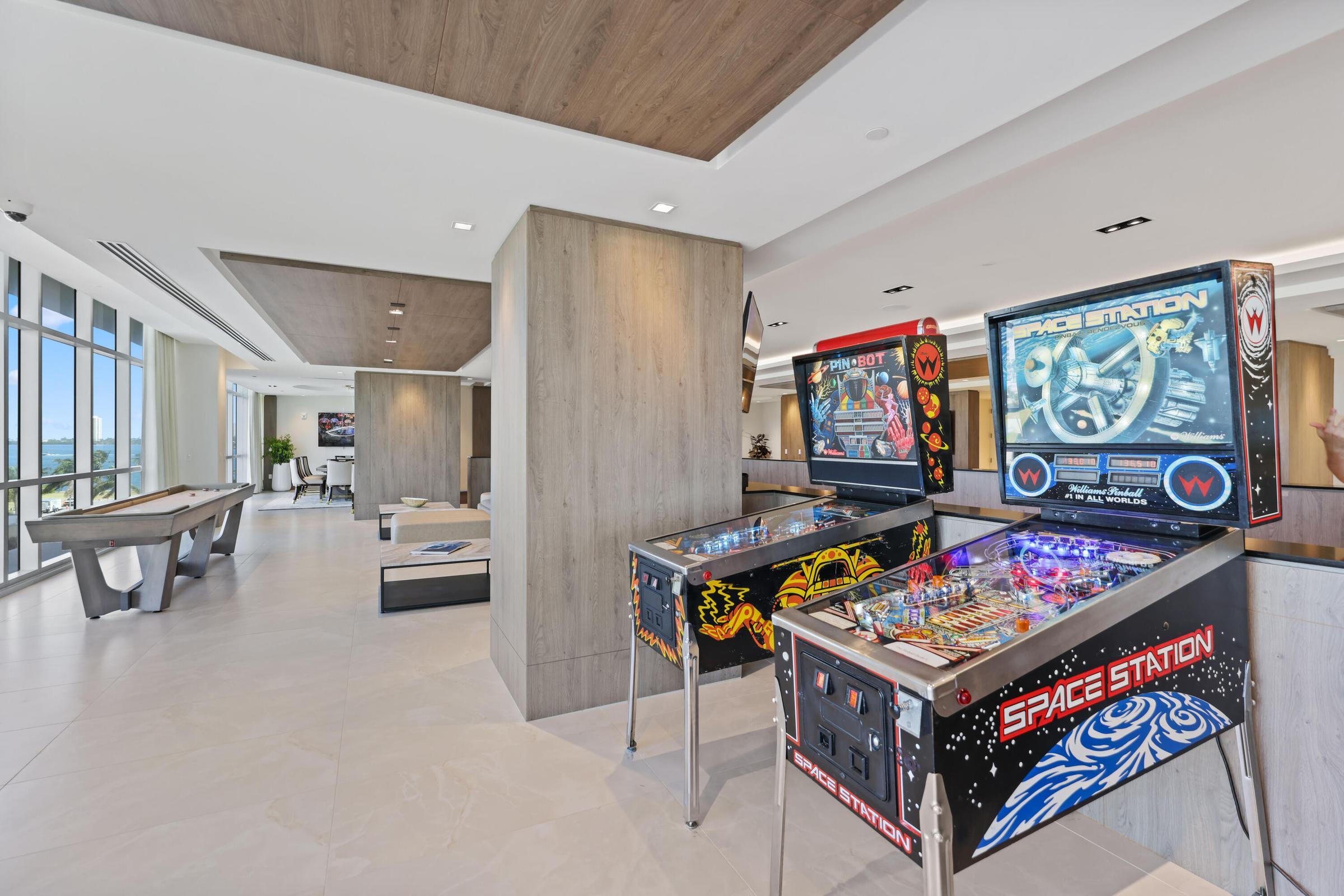 NAUTILUS 220 CONDO - Residential
