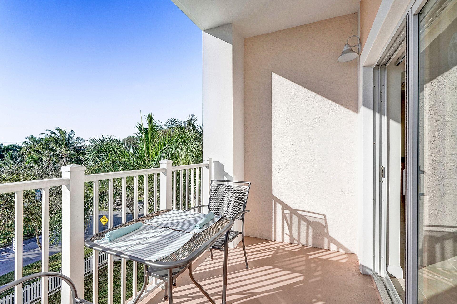 ISLAND BREEZE AT DEERFIELD BEACH - Residential