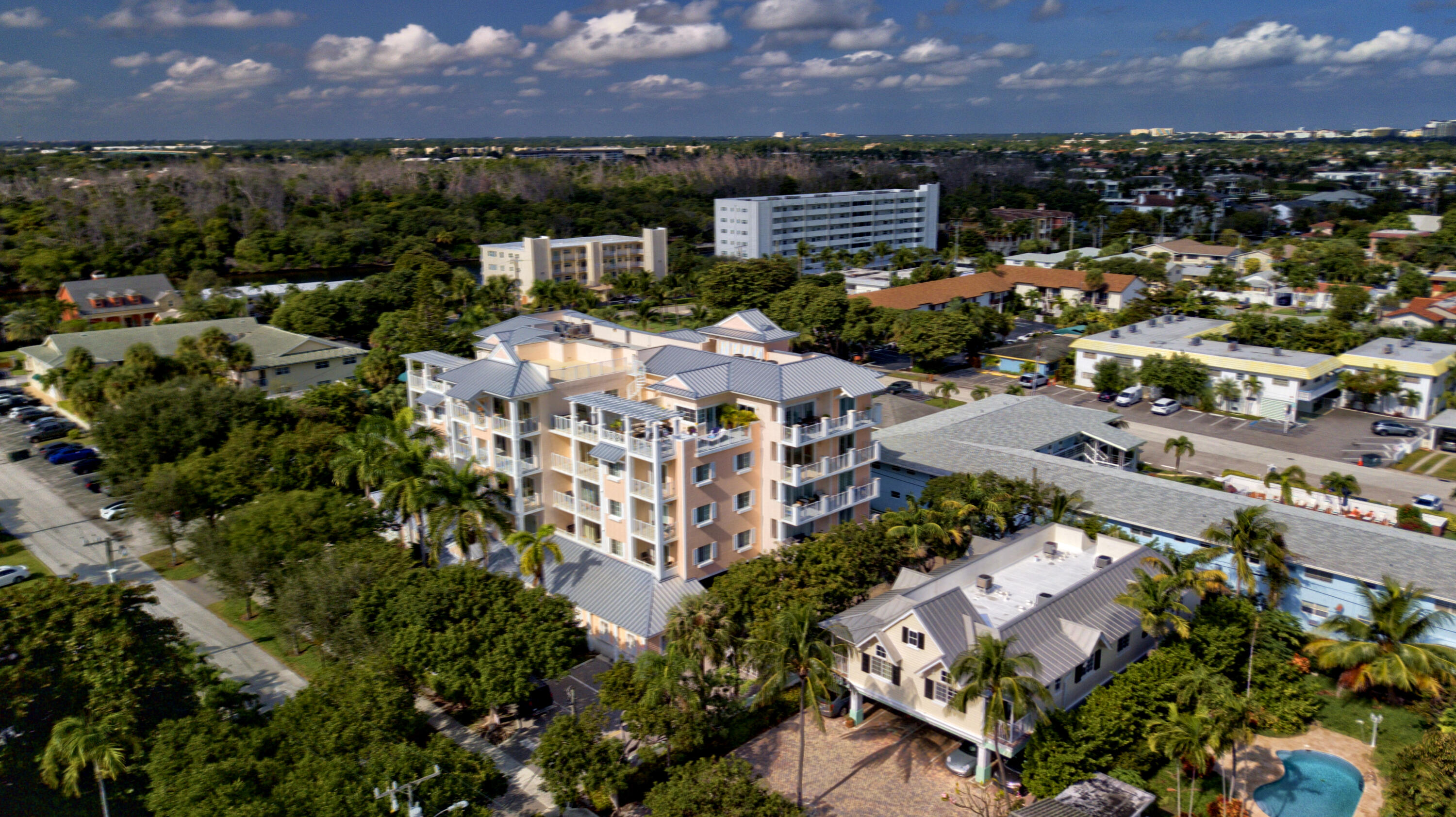 ISLAND BREEZE AT DEERFIELD BEACH - Residential