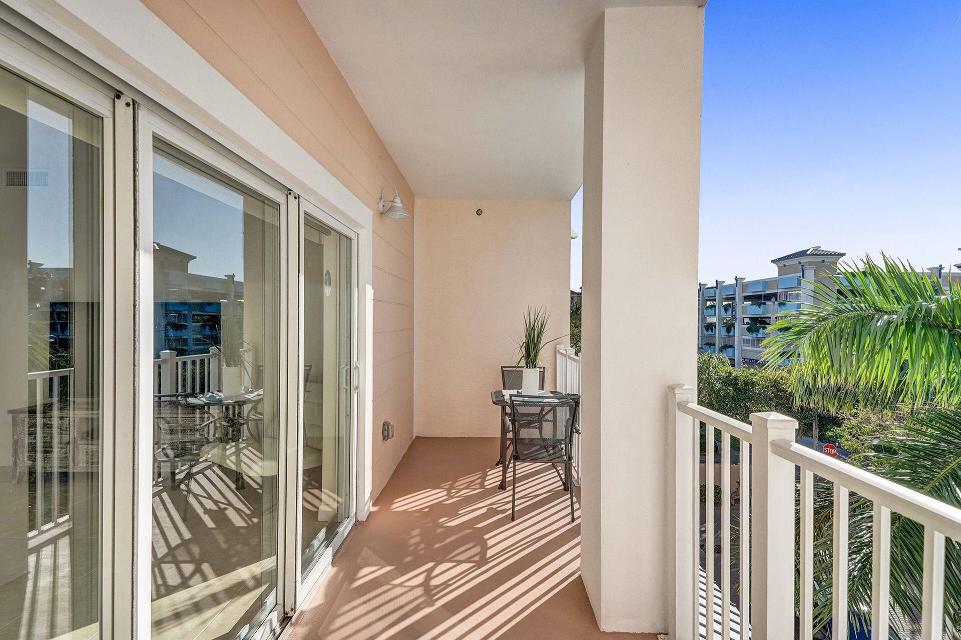 ISLAND BREEZE AT DEERFIELD BEACH - Residential