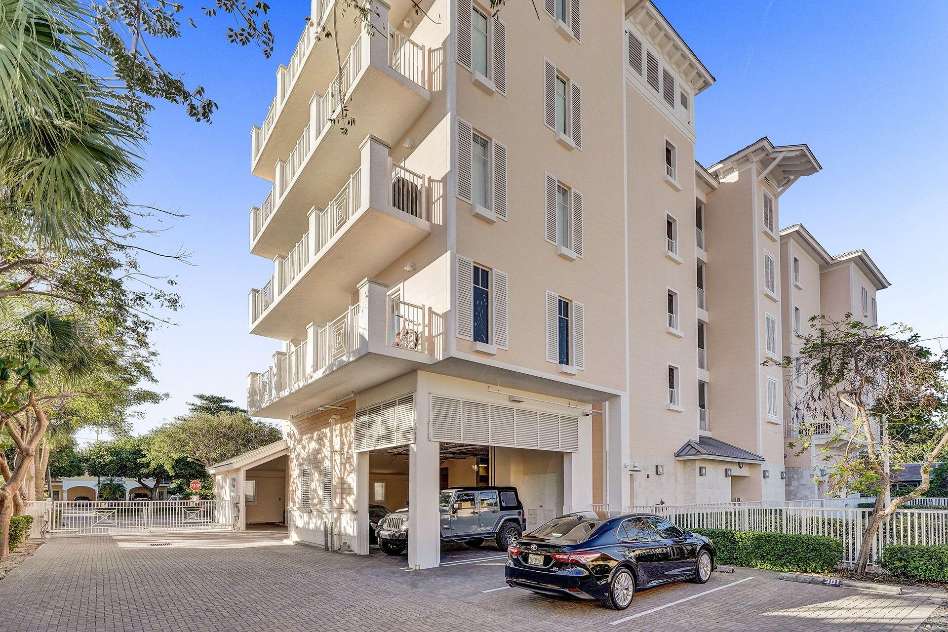 ISLAND BREEZE AT DEERFIELD BEACH - Residential