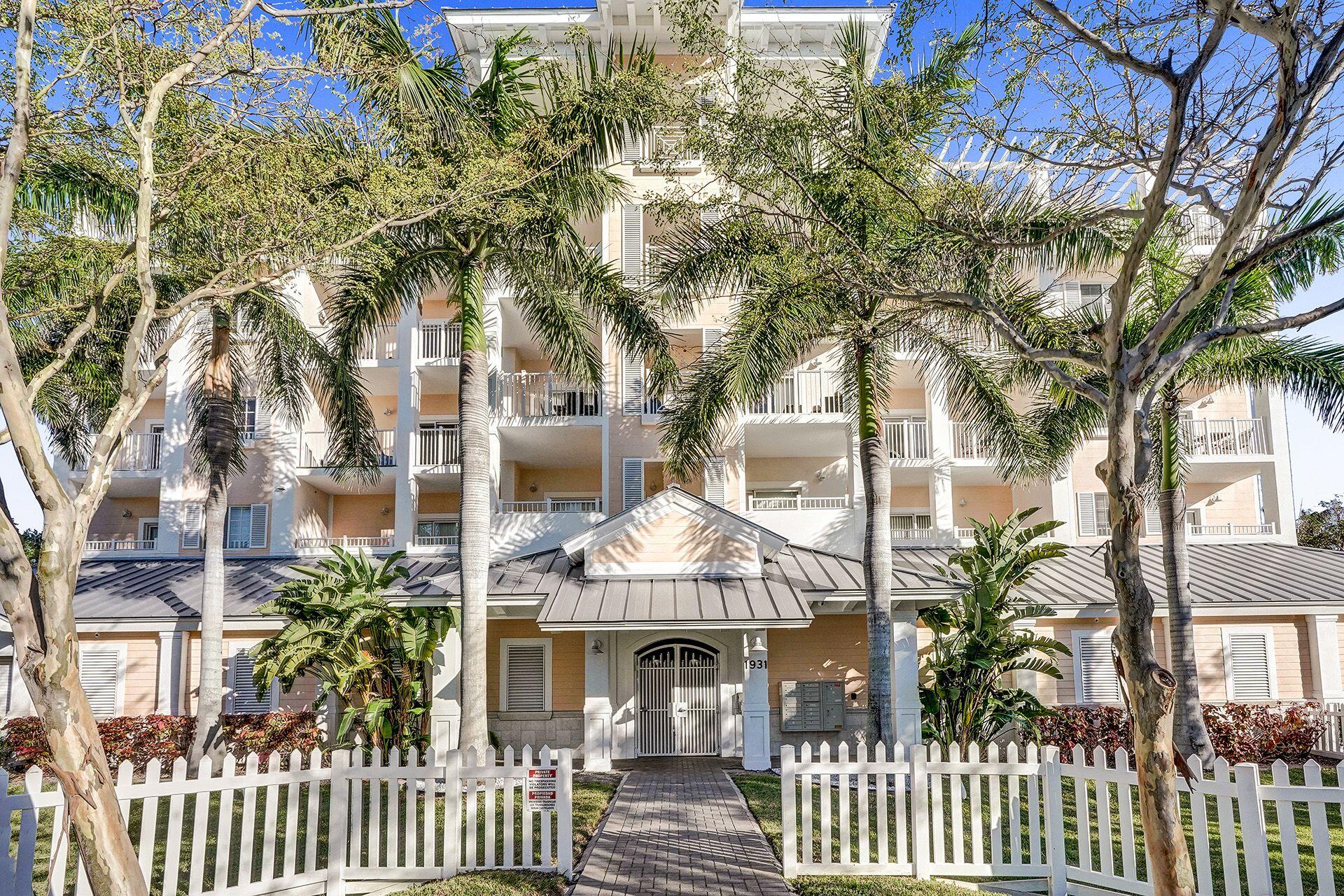 ISLAND BREEZE AT DEERFIELD BEACH - Residential