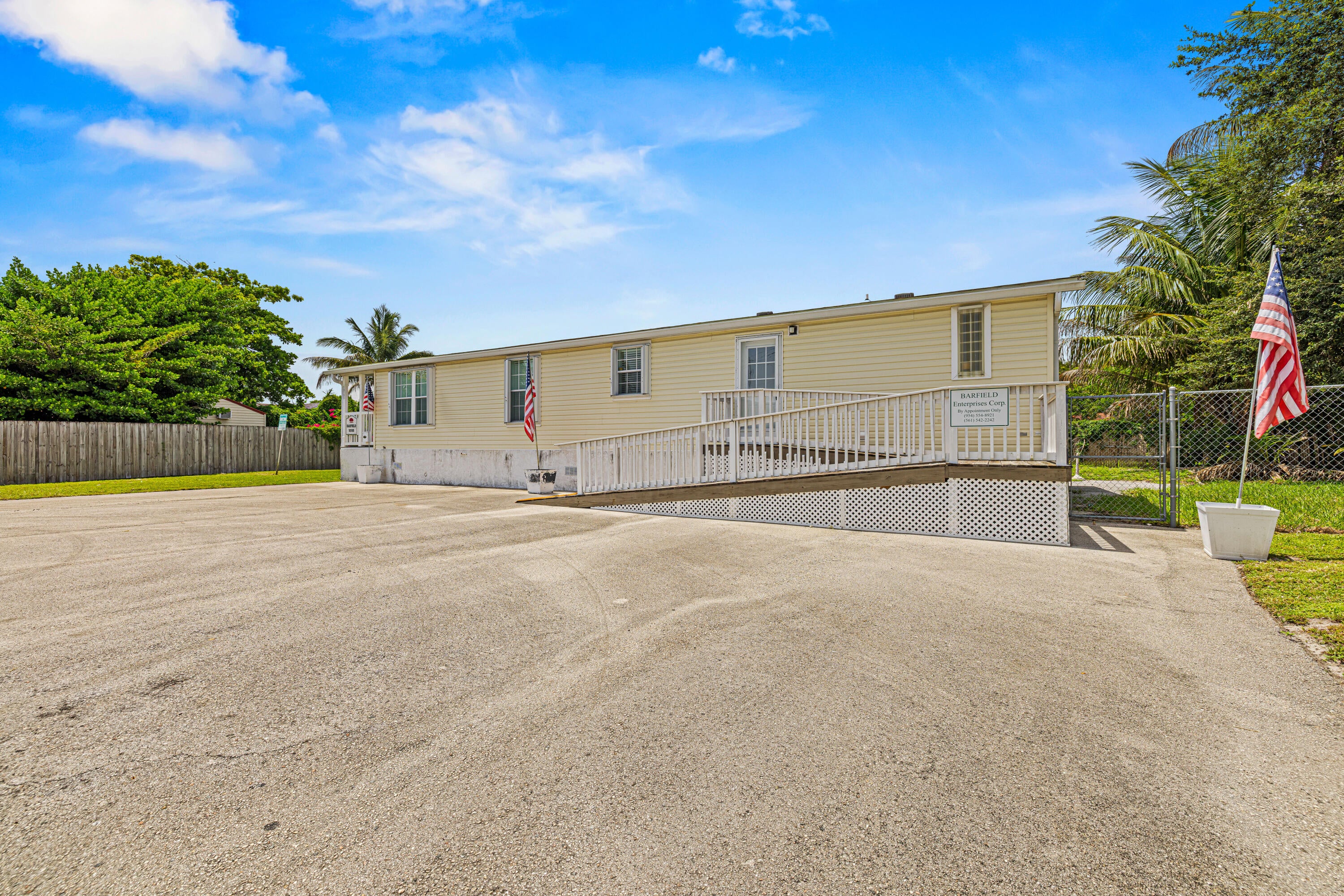 10105 SW Sandalfoot Boulevard, Boca Raton, FL, 33428/$425,000 2 10105 SW Sandalfoot Boulevard