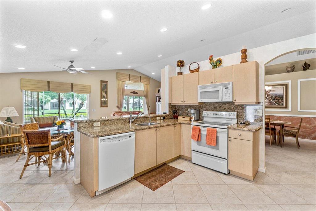 Valencia Lakes - Residential