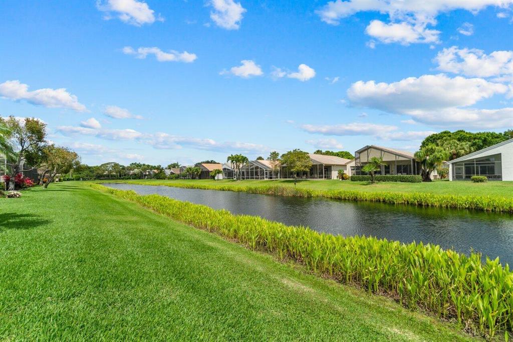 Valencia Lakes - Residential