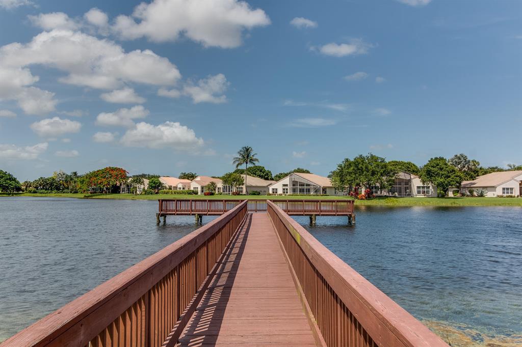 Valencia Lakes - Residential