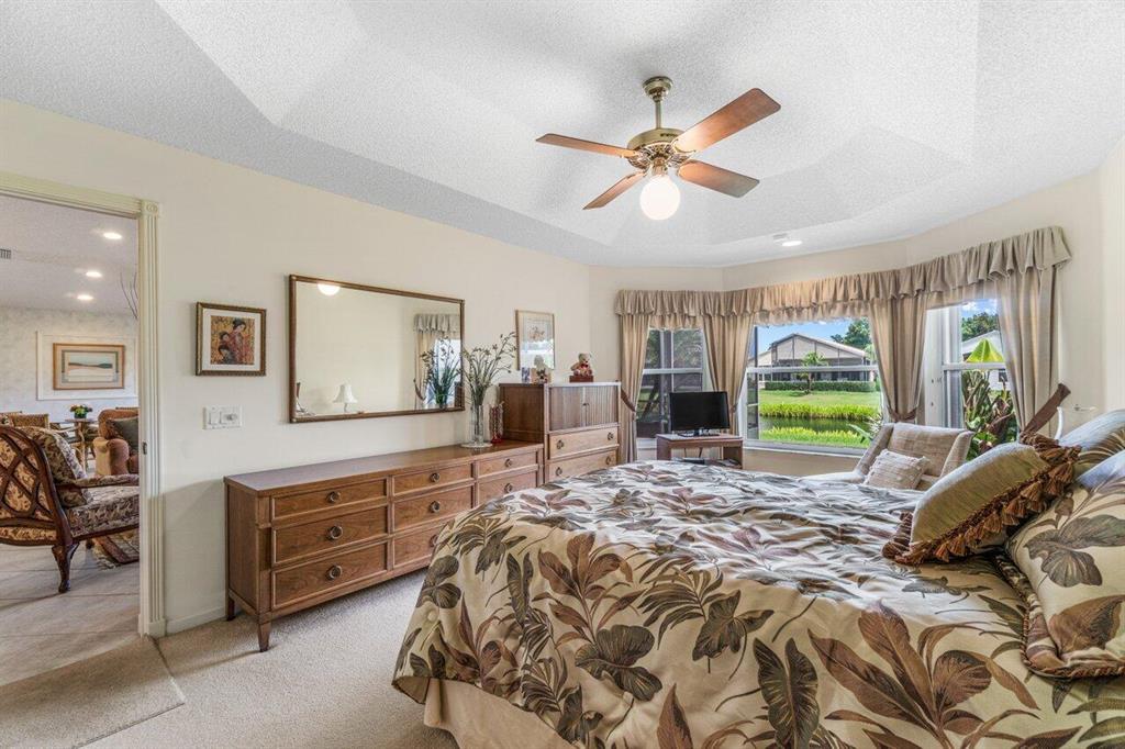 Valencia Lakes - Residential