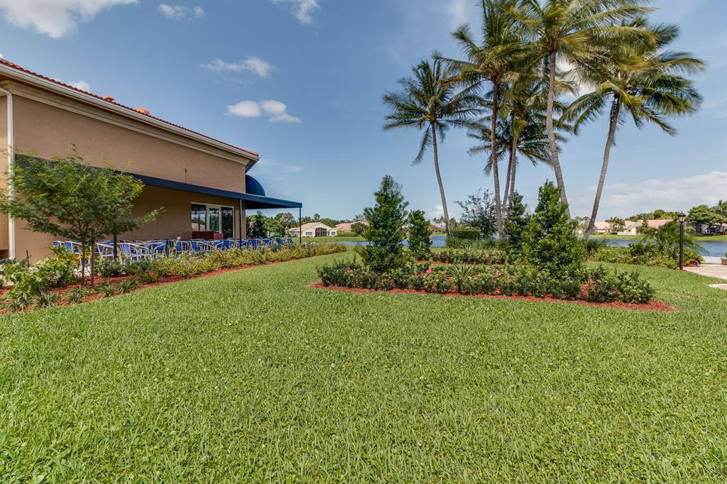 Valencia Lakes - Residential