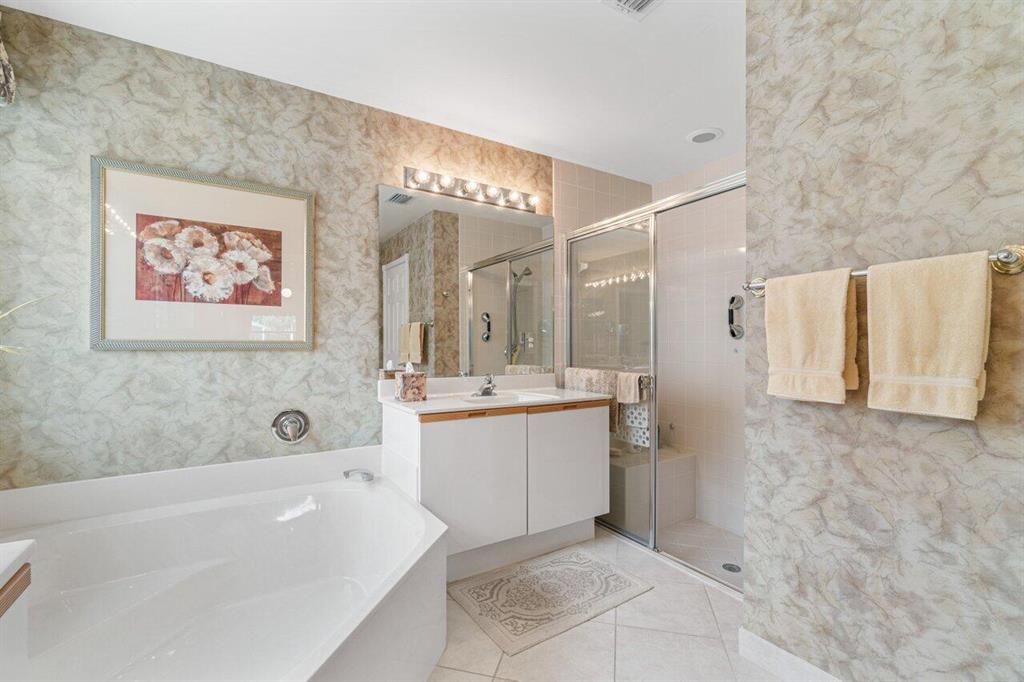 Valencia Lakes - Residential