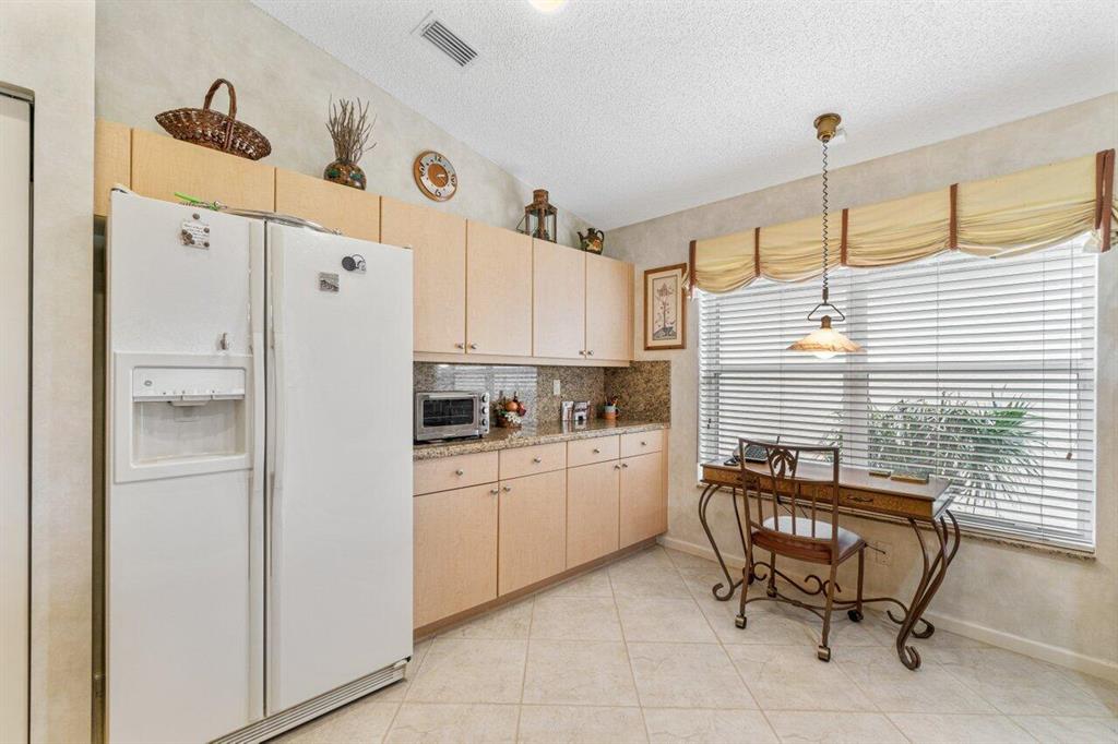 Valencia Lakes - Residential