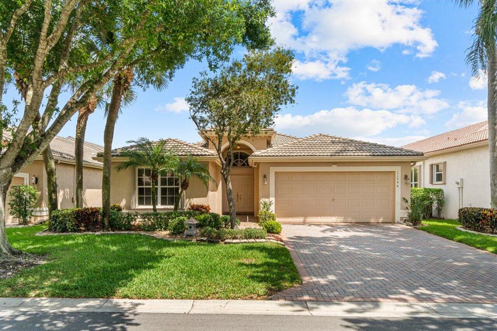 Valencia Lakes - Residential