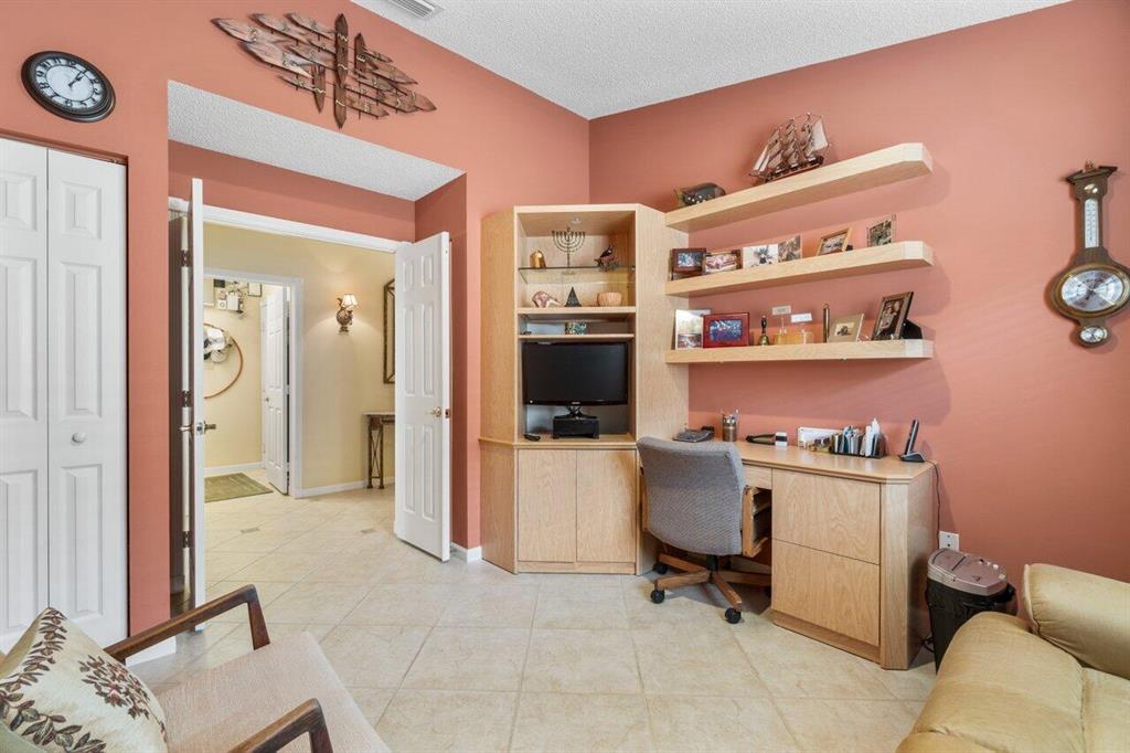 Valencia Lakes - Residential