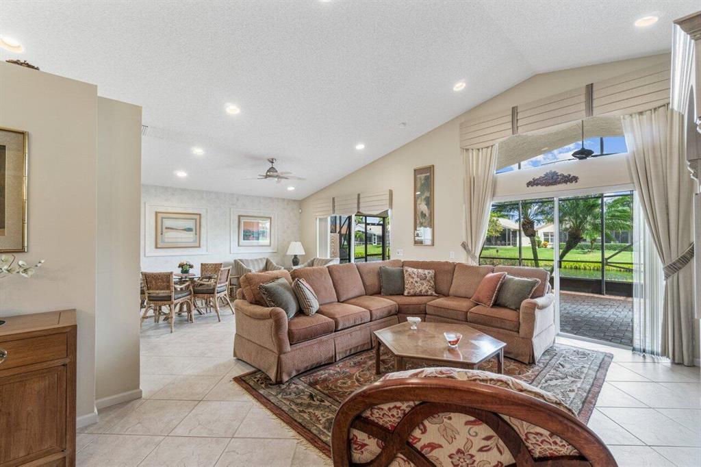 Valencia Lakes - Residential