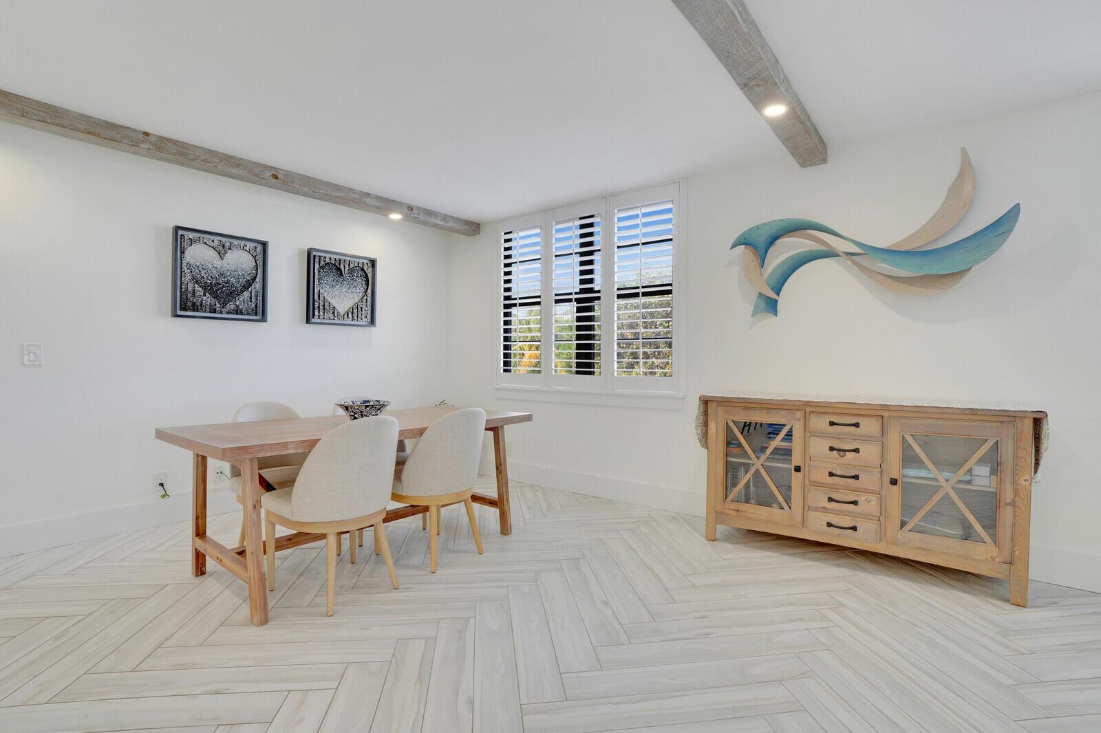 JUNO BY THE SEA NORTH THE - Residential