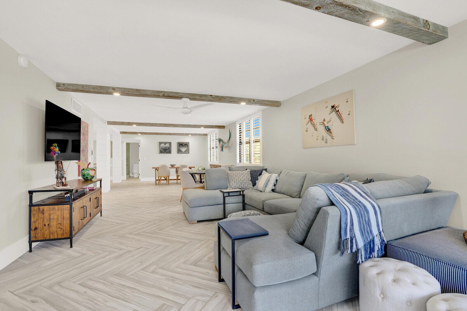 JUNO BY THE SEA NORTH THE - Residential