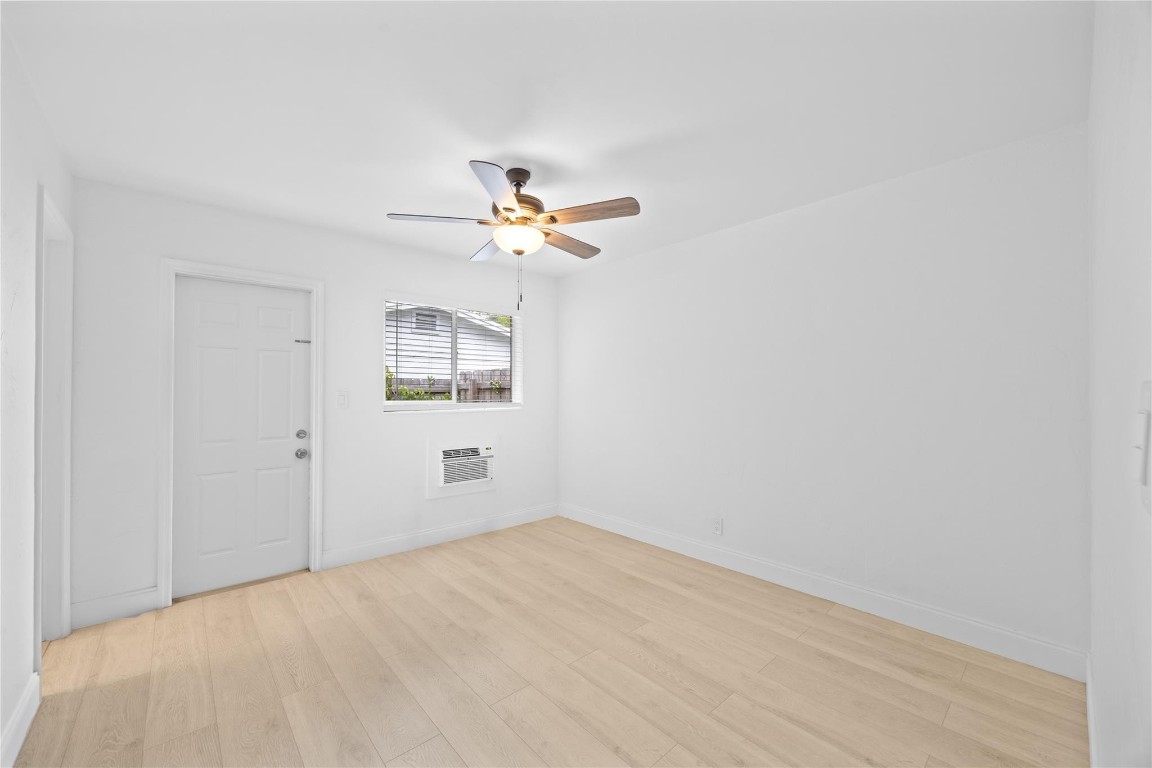 RIVERSIDE - Residential Lease