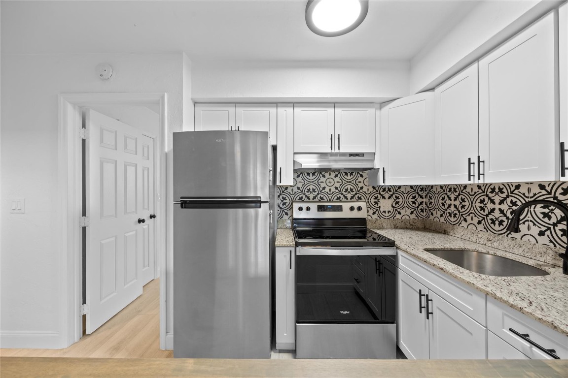 RIVERSIDE - Residential Lease