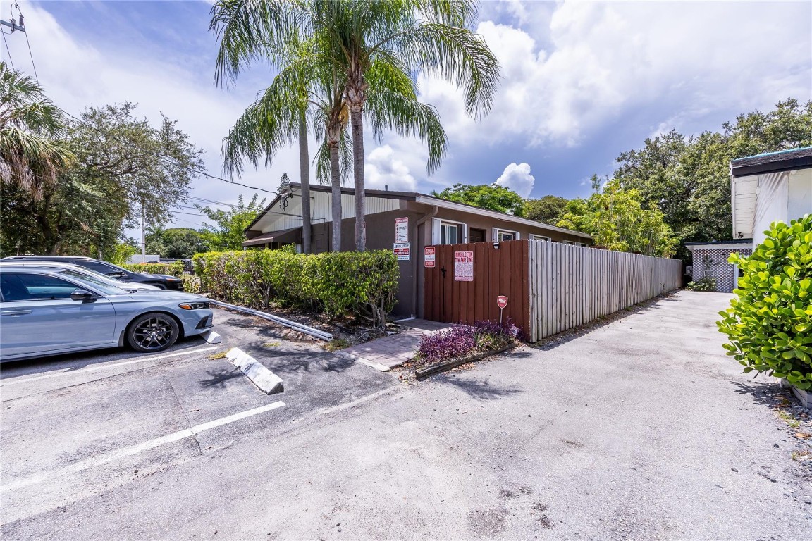 RIVERSIDE - Residential Lease