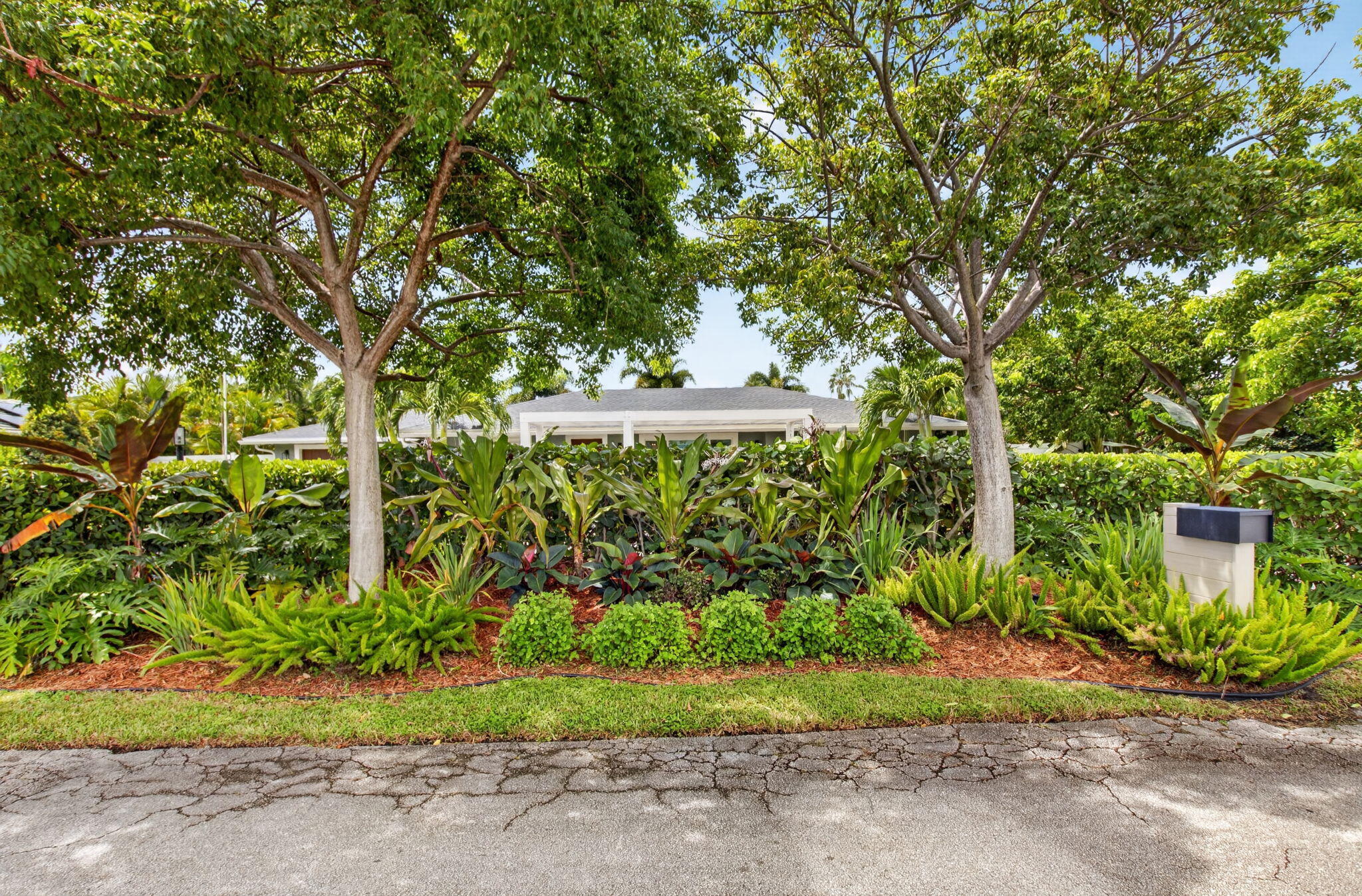 916 SW 36TH Court