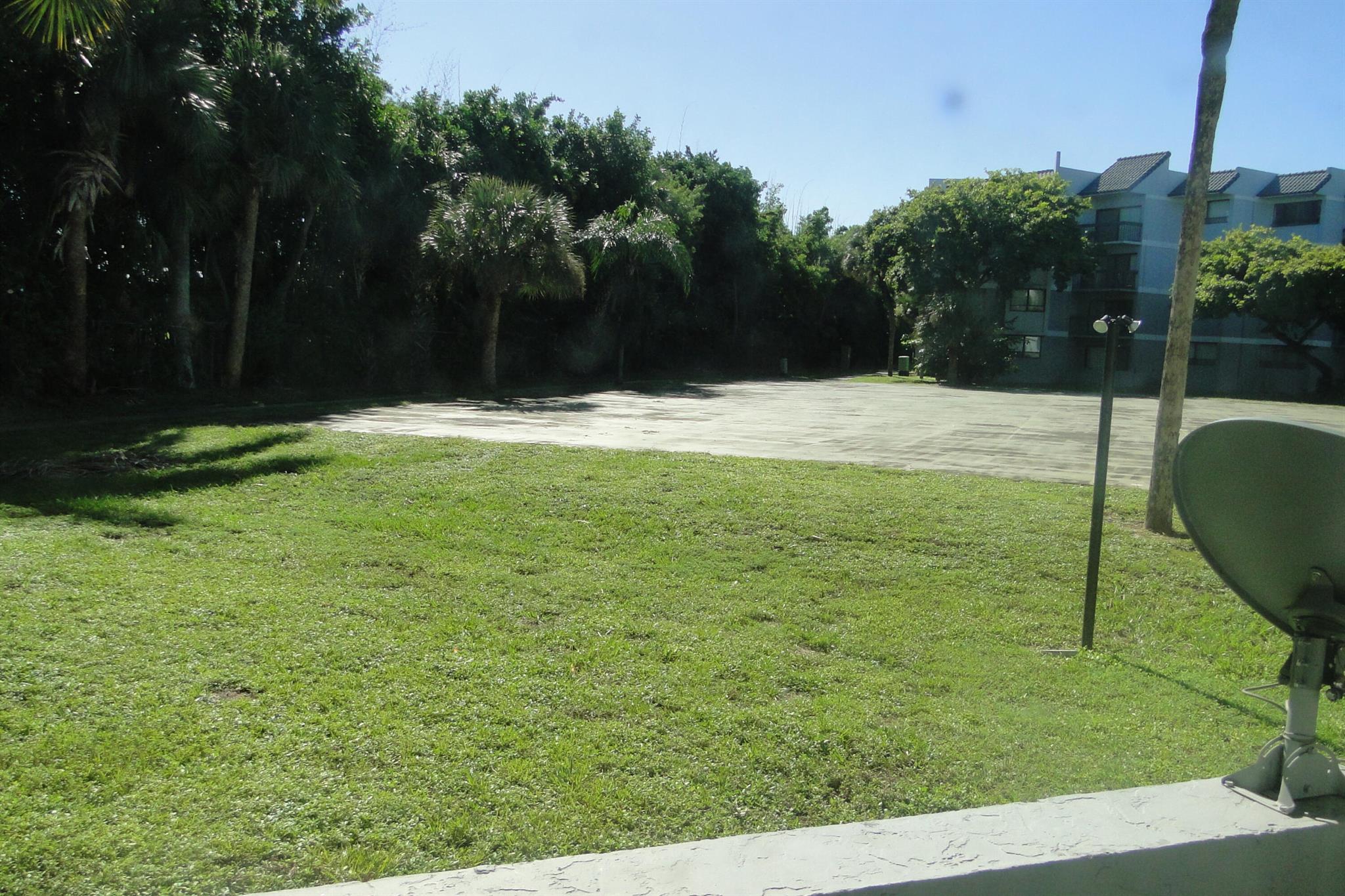 PRESIDENTIAL GOLFVIEW CON - Residential