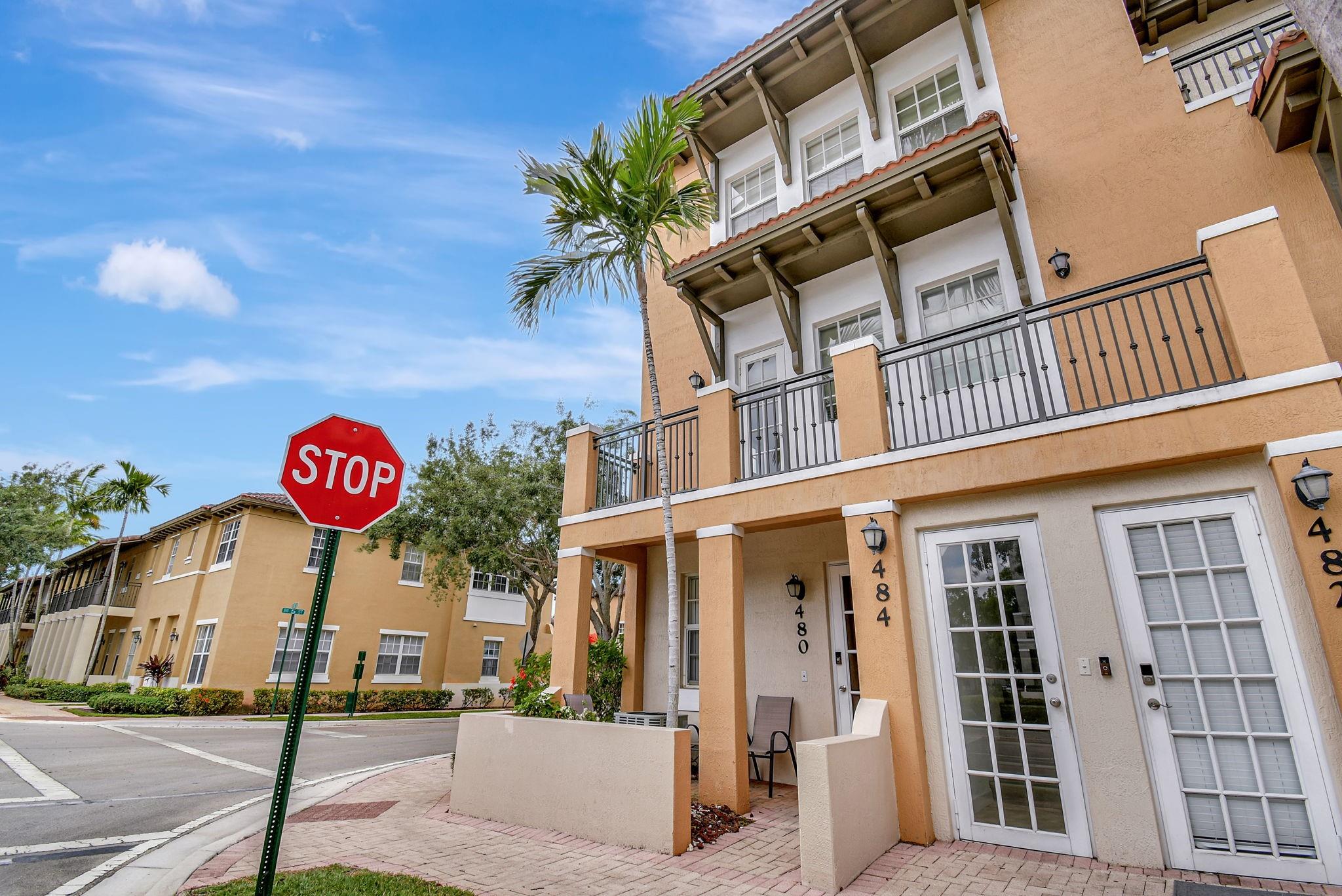 Beautiful Updated unit at great location available for view
new appliances flooring fresh paint +++