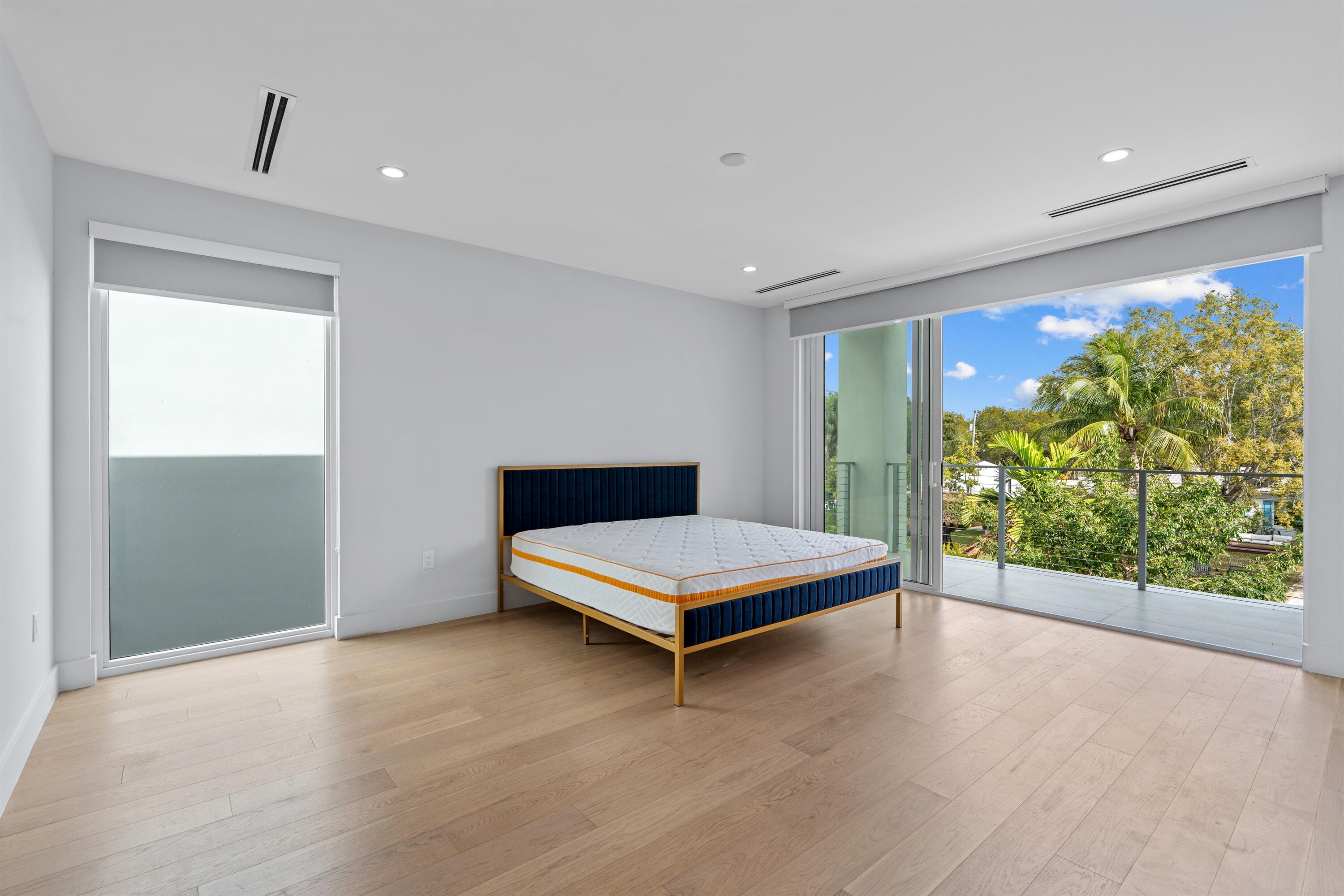 CROISSANT PARK RIVER SEC - Residential