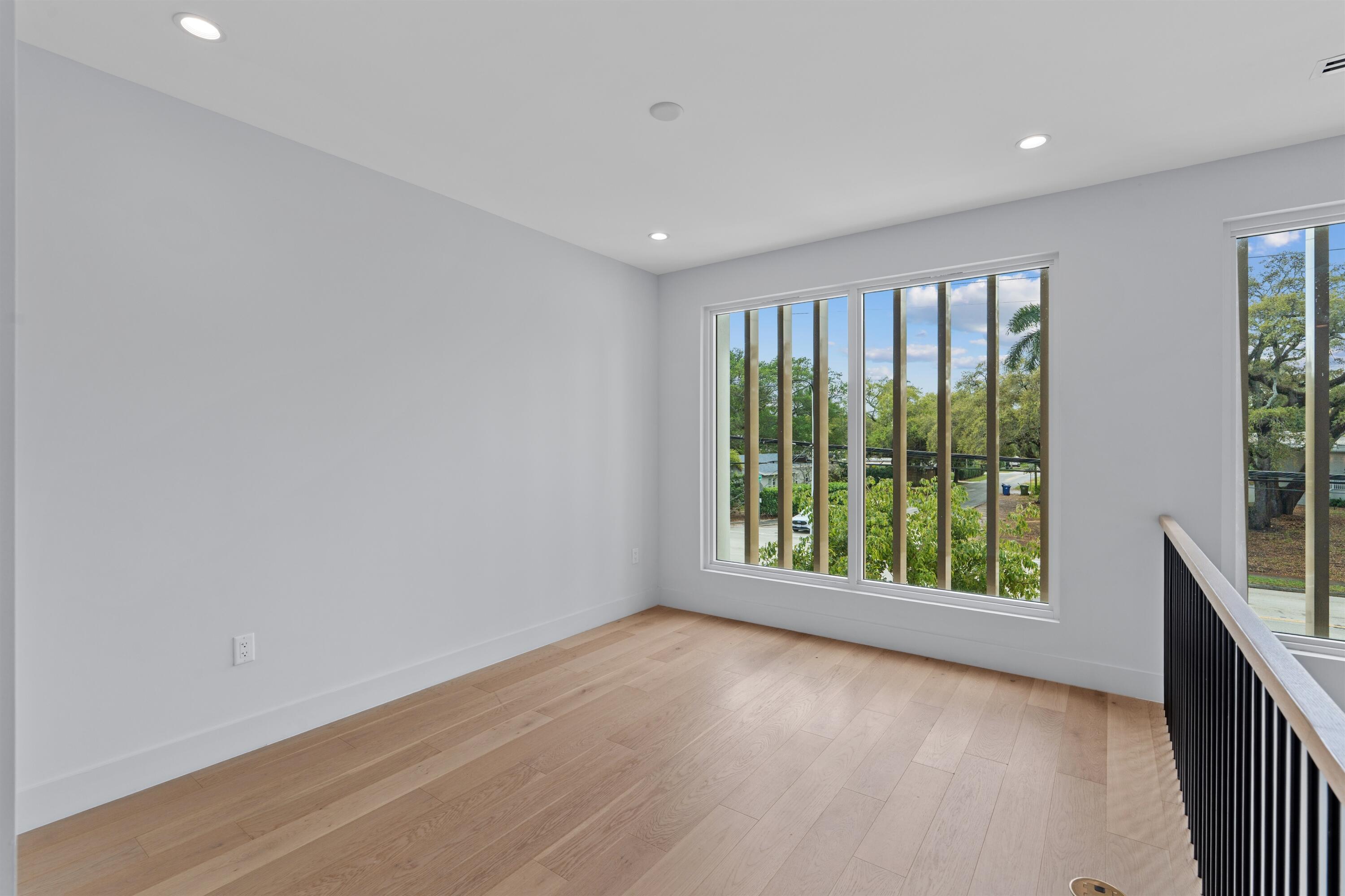 CROISSANT PARK RIVER SEC - Residential