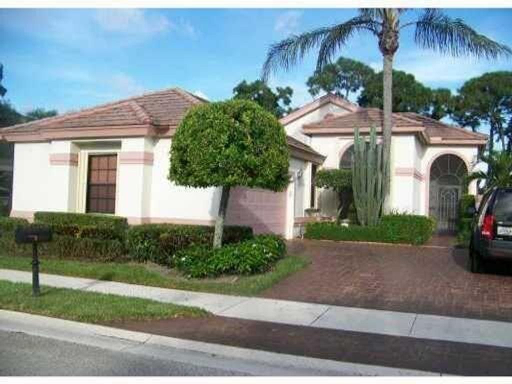 Photo of 10152 Lexington Circle N, Boynton Beach, FL 33436 (MLS # R10723784)