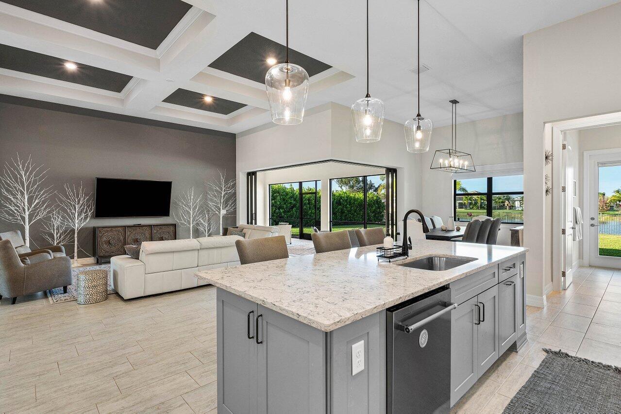 ANCIENT TREE - Residential