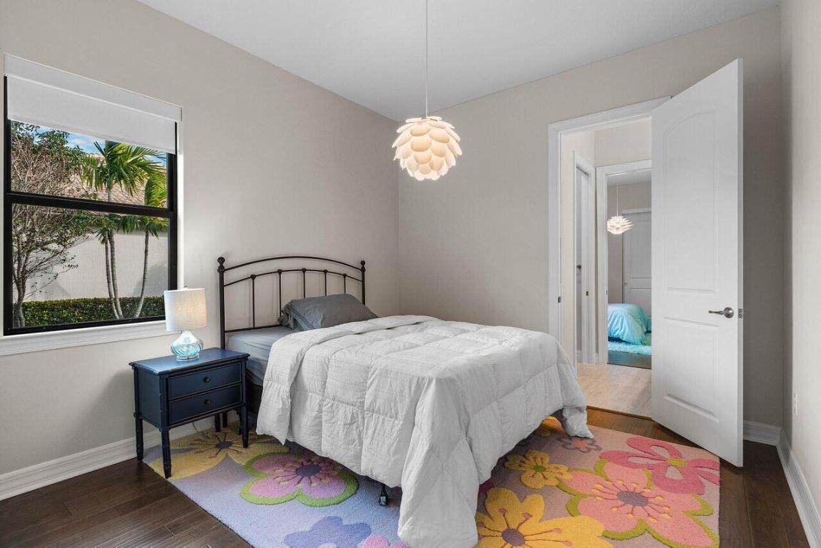 ANCIENT TREE - Residential