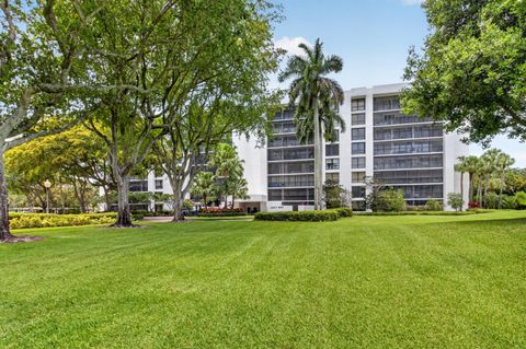 Photo of 20090 Boca W Drive #338, Boca Raton, FL 33434 (MLS # B26029423)