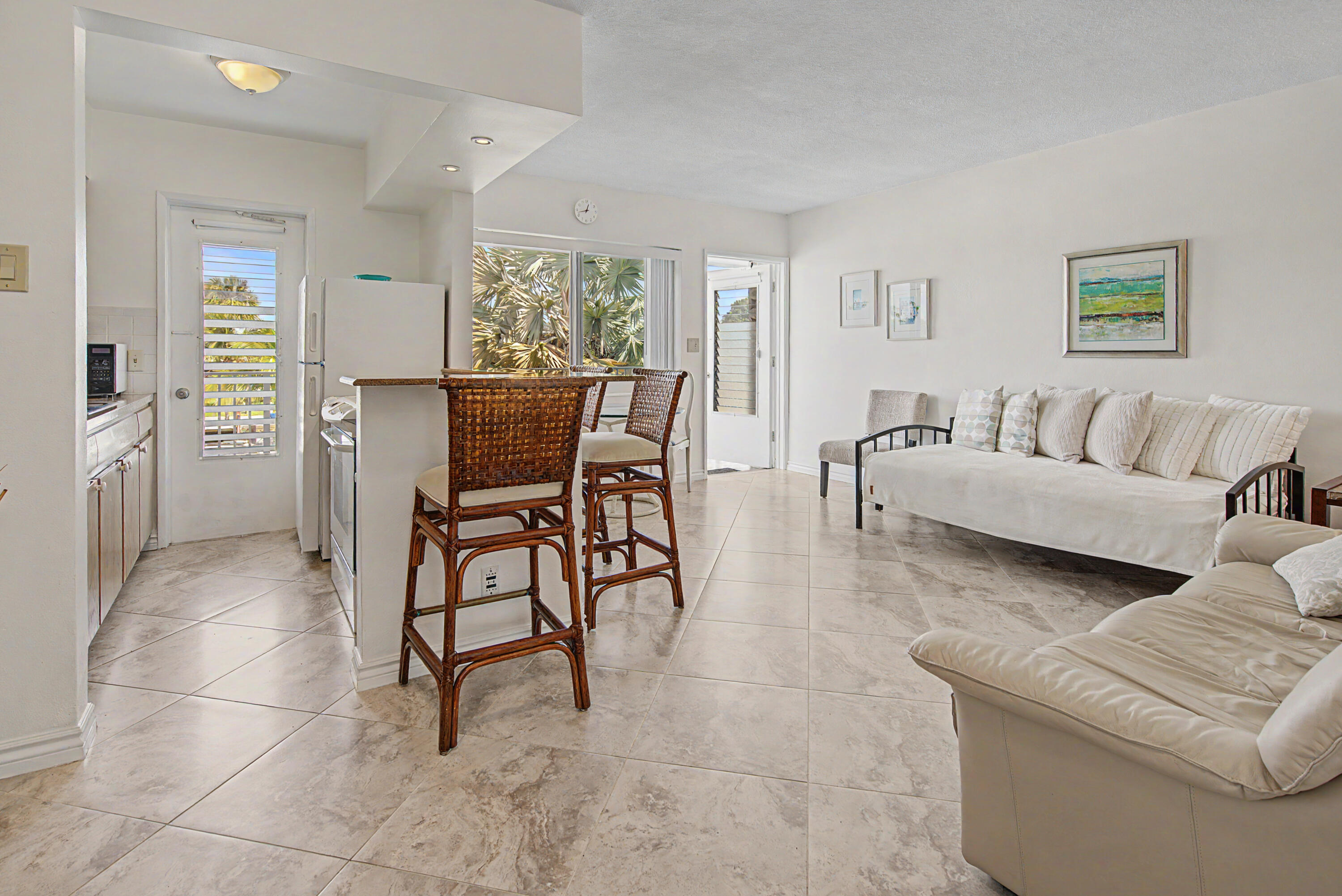 3232 Canal Drive Apt 18, Pompano Beach, FL, 33062/$159,000 3 3232 Canal Drive Apt 18