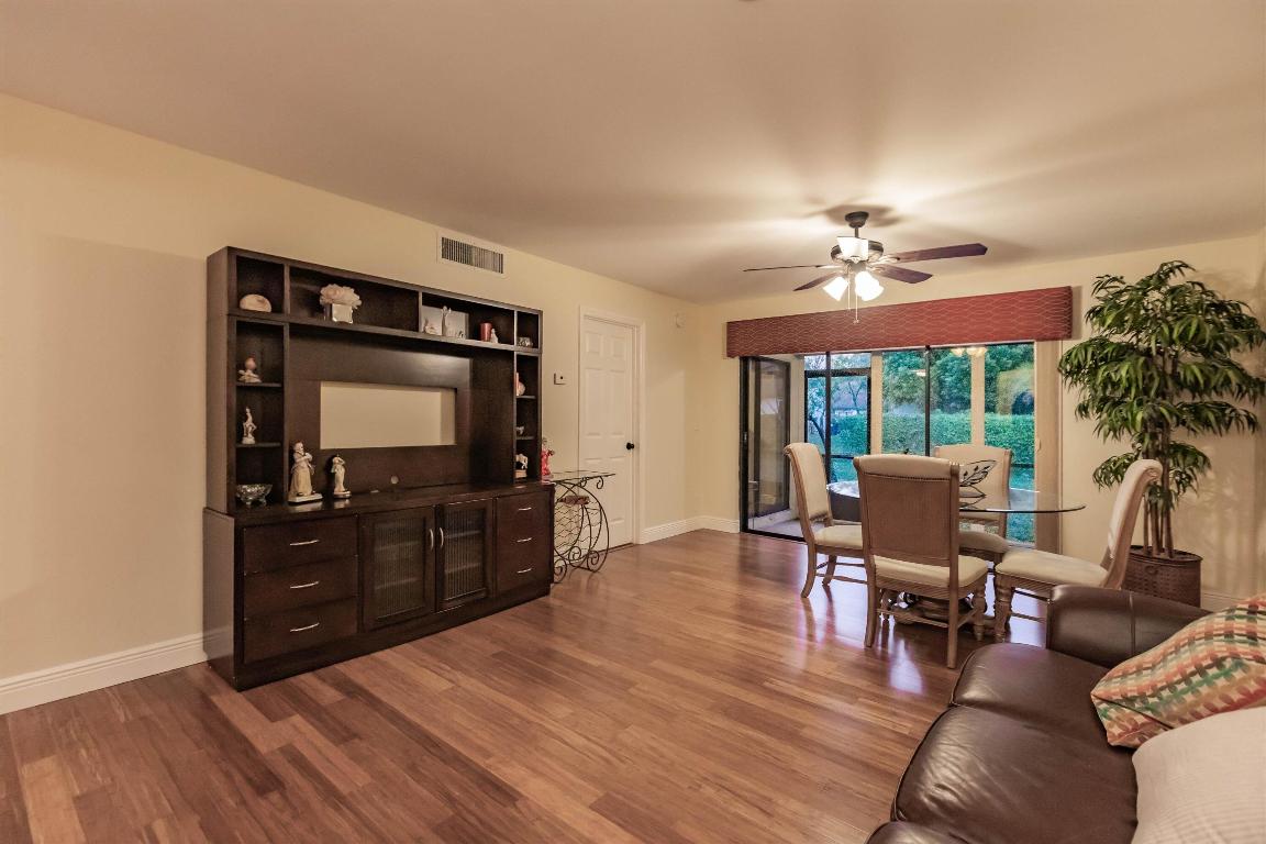 VILLAS OF WILLOW BEND - Residential