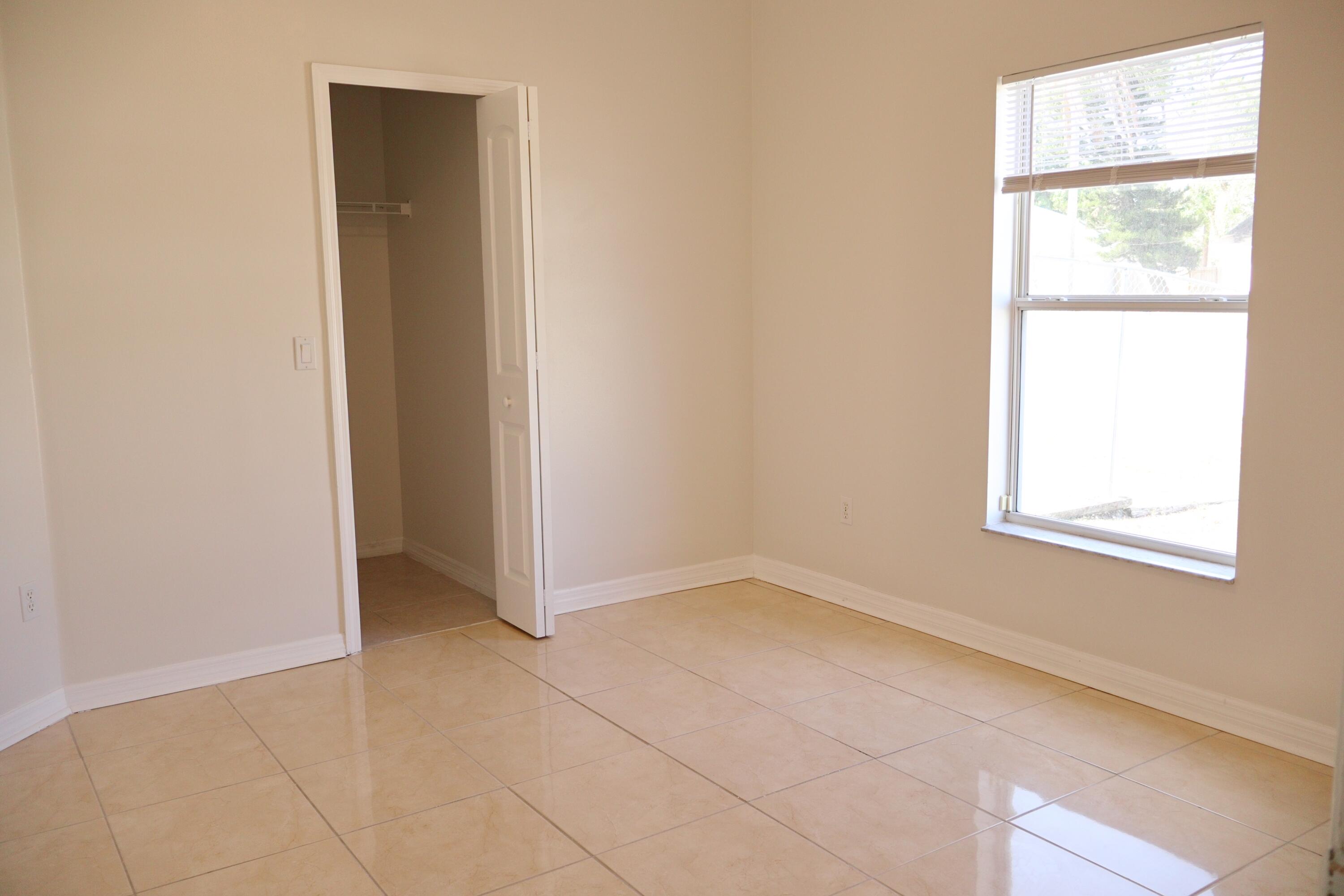 PORT ST LUCIE SECTION 17 - Residential Lease