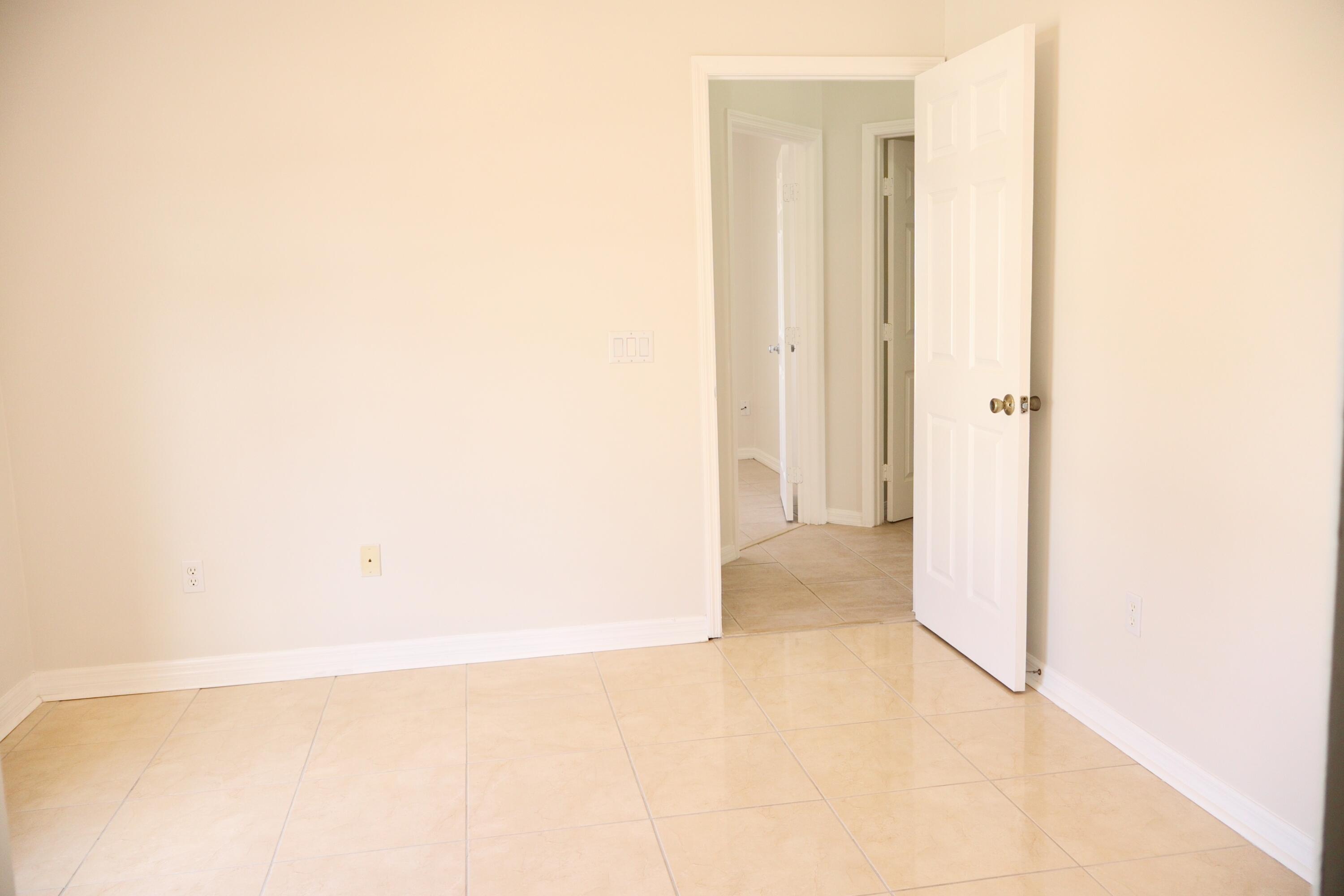 PORT ST LUCIE SECTION 17 - Residential Lease