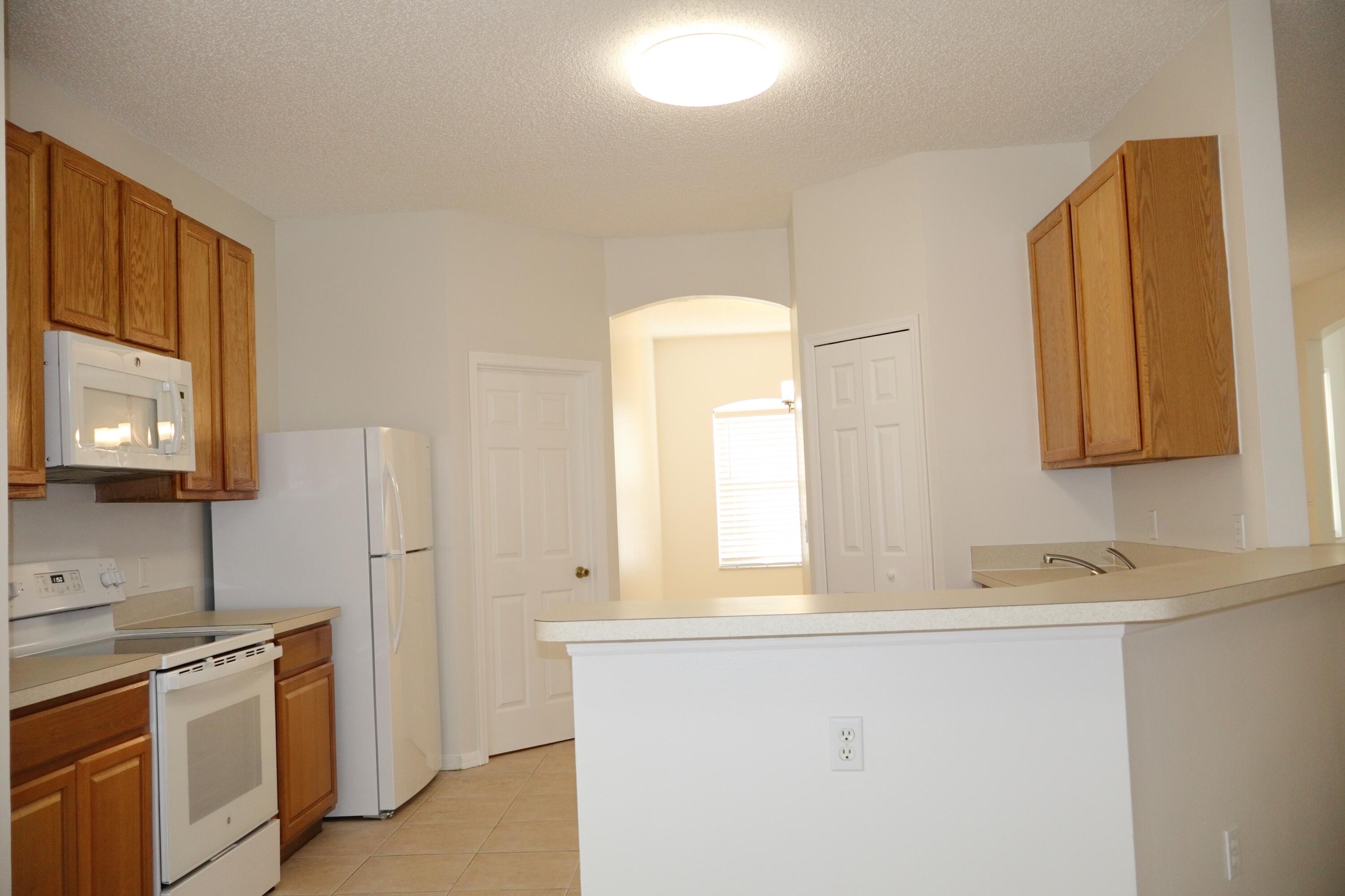 PORT ST LUCIE SECTION 17 - Residential Lease