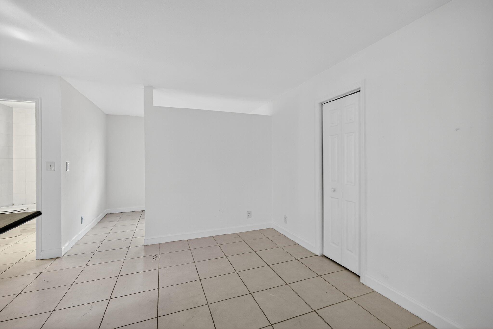 EL SOL AT MAIN STREET CON - Residential Lease